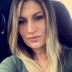 Meet your Posher, Carissa